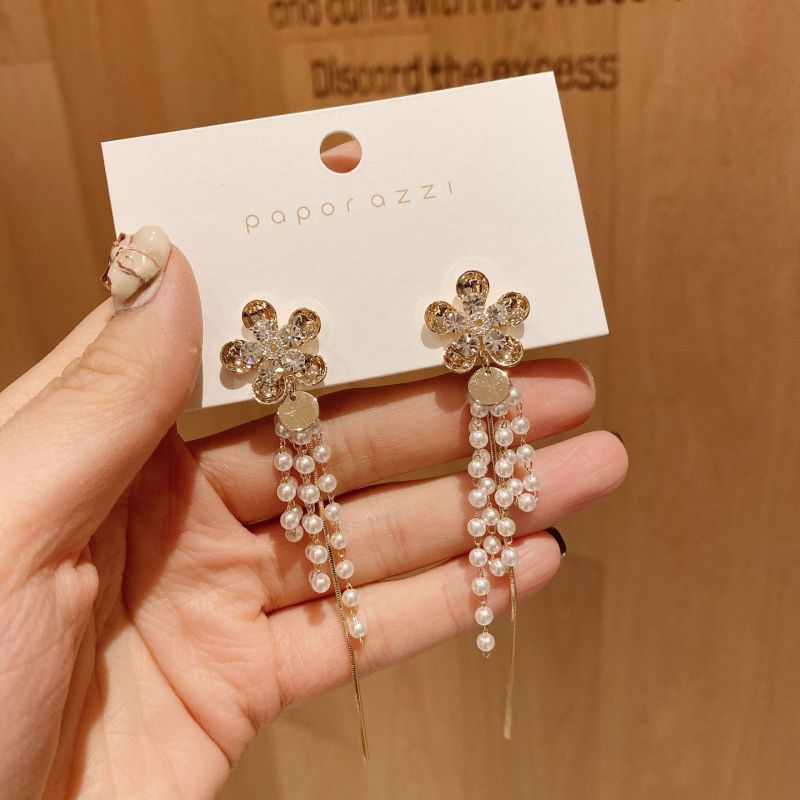 Korean New Retro Tassel Flower Pearl Earrings Gold Plated Fashion Personalized Long Earrings Popular on Web Women
