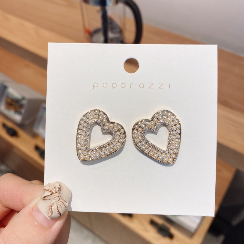 Korean New Sterling Silver Needle Earrings for Women Retro Fashion Elegance Love Heart Stud Earrings Personality Pearl Earrings