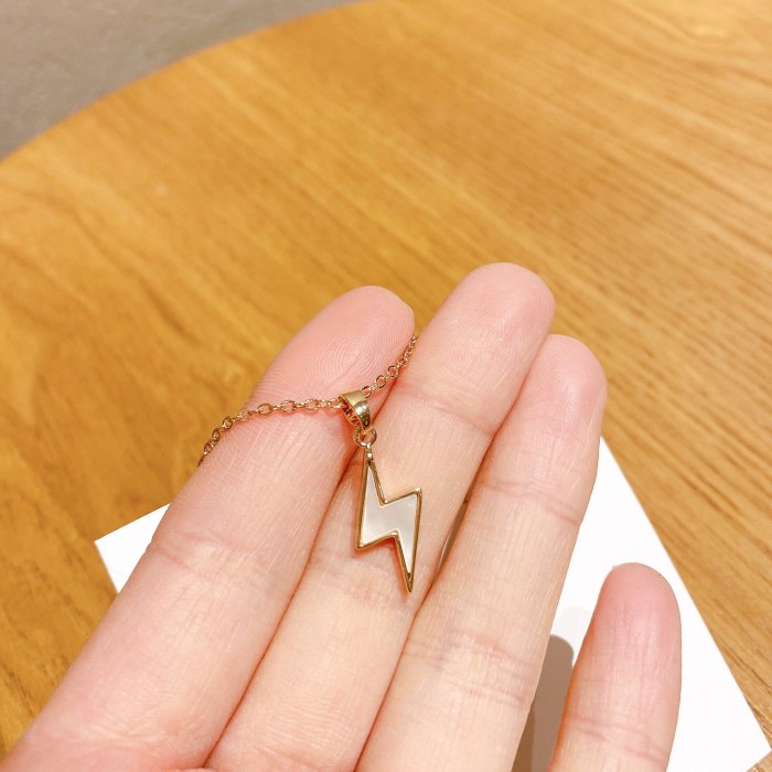 Unique Design Necklace Creative Lightning Shell Clavicle Chain Female Simple Internet Influencer Fashionmonger Necklace