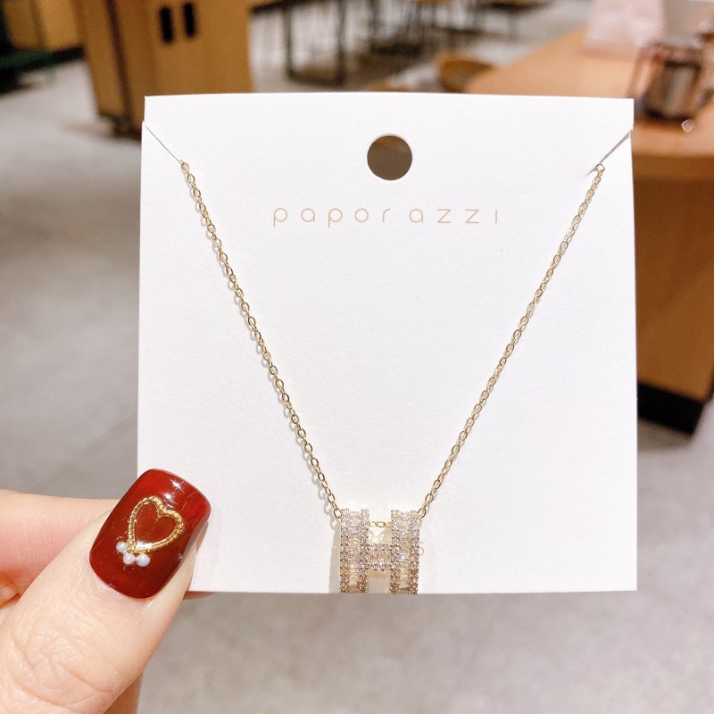 Graceful Online Influencer Hot Sale Chain Zircon Inlaid Creative Letters Clavicle Chain Light Luxury Socialite Style Necklace