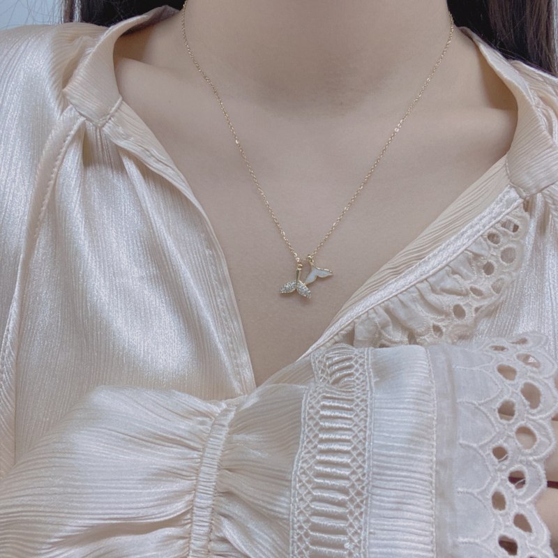Japanese and Korean Style Girl Necklace Simple Designer Model Fishtail Necklace Internet Celebrity Titanium Steel Clavicle Chain