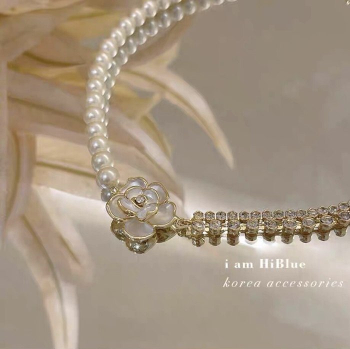 White Flower Short Pearl Necklace Korean Style Diamond-Studded Necklace Female Artistic Temperament Socialite Style Necklace