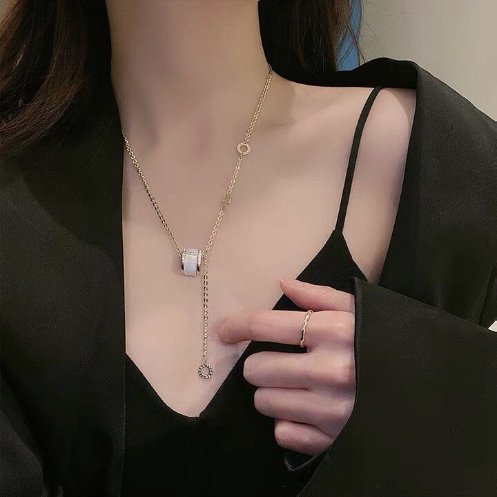 Elegant New Niche Necklace Female European and American Personalized Opal Clavicle Chain Creative Trending Letter Necklace