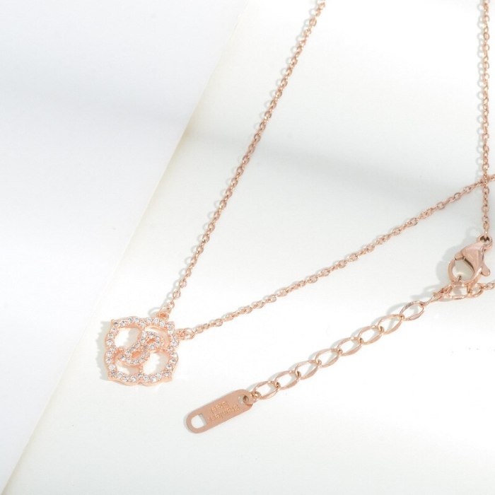 Korean Style Fashion Gold Plated Inlaid Zircon Flower Necklace Niche Design Graceful Personality Clavicle Chain