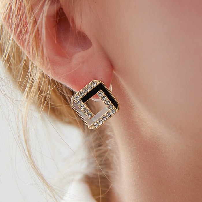 Shell Earrings Geometric Square Sterling Silver Needle Simple Graceful Fritillary Micro Zircon-Encrusted Stud Earrings Earrings