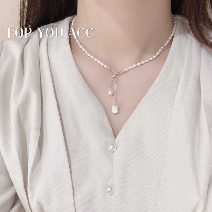 Elegant Lady Freshwater Pearl Necklace for Women Niche Design Flower Pendant Trendy Vintage Clavicle Chain