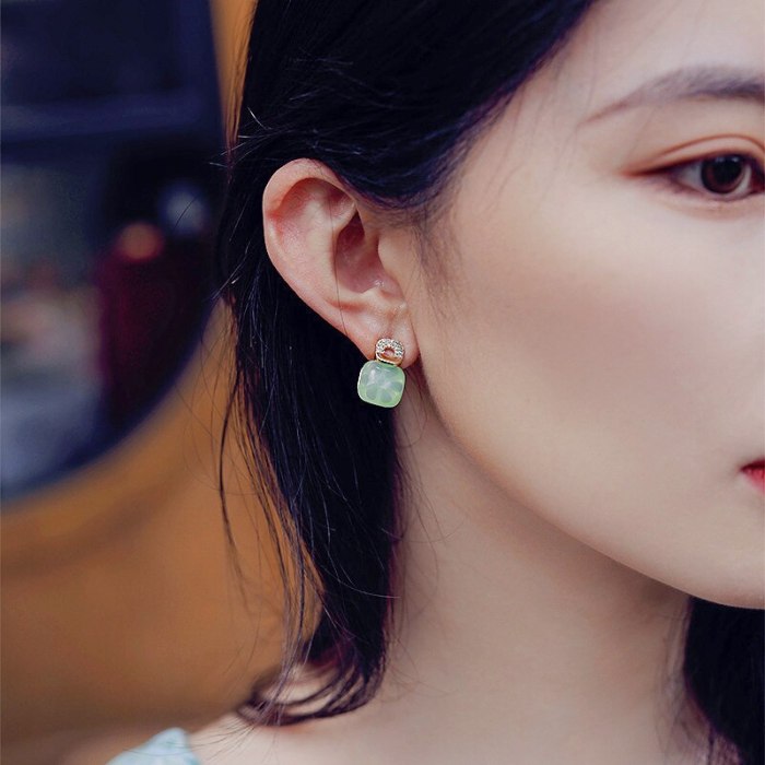 Green Ear Studs Simple Elegant Zircon Small Korean Earrings 2021 New Trendy Women Sterling Silver Needle Earrings for Women