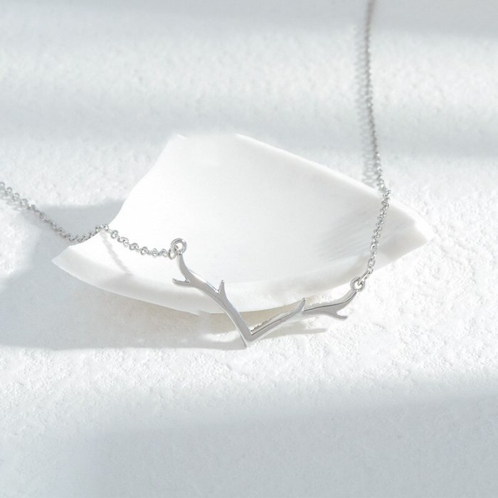 Korean Fashion Micro Inlaid Zircon Antlers Necklace for Women Niche Design Clavicle Chain Jewelry Wholesale