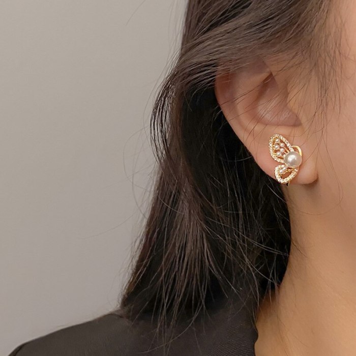 Korean Earrings Style Sterling Silver Needle Butterfly Studs Female Temperament Personalized Pearl Earrings