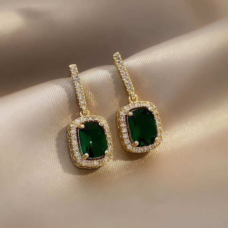 Small Emerald Earrings Female Online Influencer Elegant Earrings New Trendy Simple Vintage Earrings 925 Silver Needle