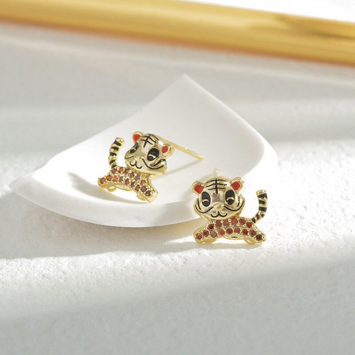 Micro Inlaid Zircon Cute Little Tiger Stud Earrings Female Niche Design Painting Oil Earrings Fashionable and Versatile Earrings