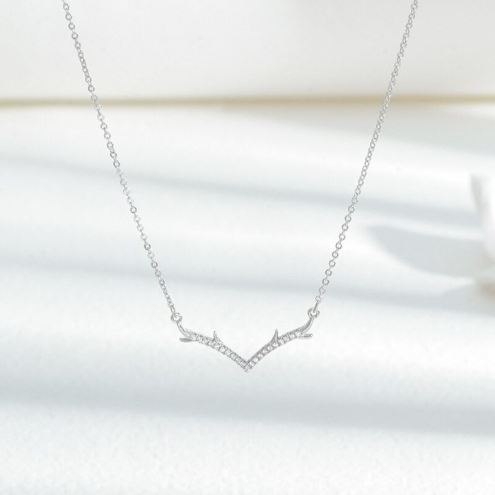 Korean Fashion Micro Inlaid Zircon Antlers Necklace for Women Niche Design Clavicle Chain Jewelry Wholesale