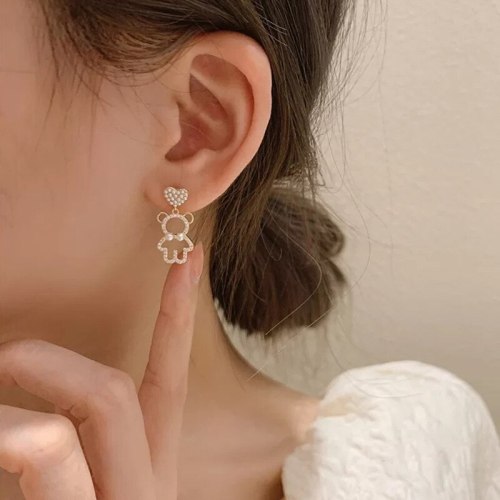 Japanese and Korean Lovely Fancy Cartoon Cutout Bear Earrings Female Sterling Silver Needle Pearl Heart-Shaped Ear Studs Student