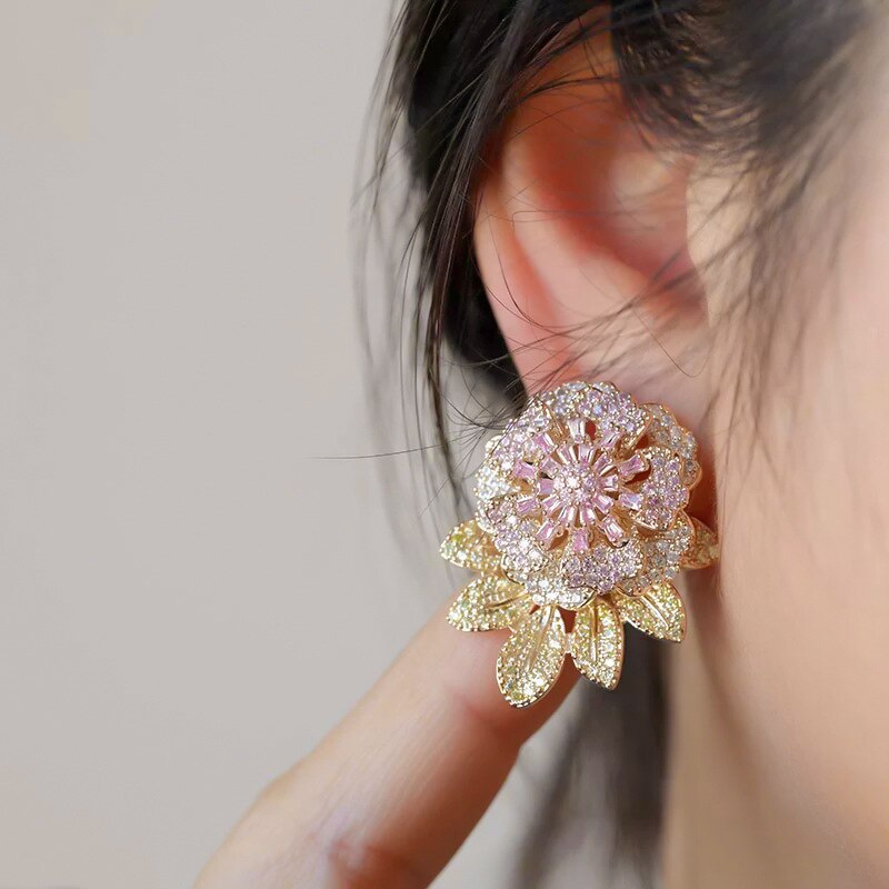 Finely Inlaid Stud Earrings S295 Silver Needle Copper Zircon Earrings Temperament Gradient Zircon Color Camellia Earring