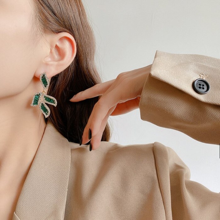 Wholesale 925 Silver Stud Rhinestone-Encrusted Green Earrings Zircon Leaf-Shaped Earrings Dropshipping Jewelry Fashion