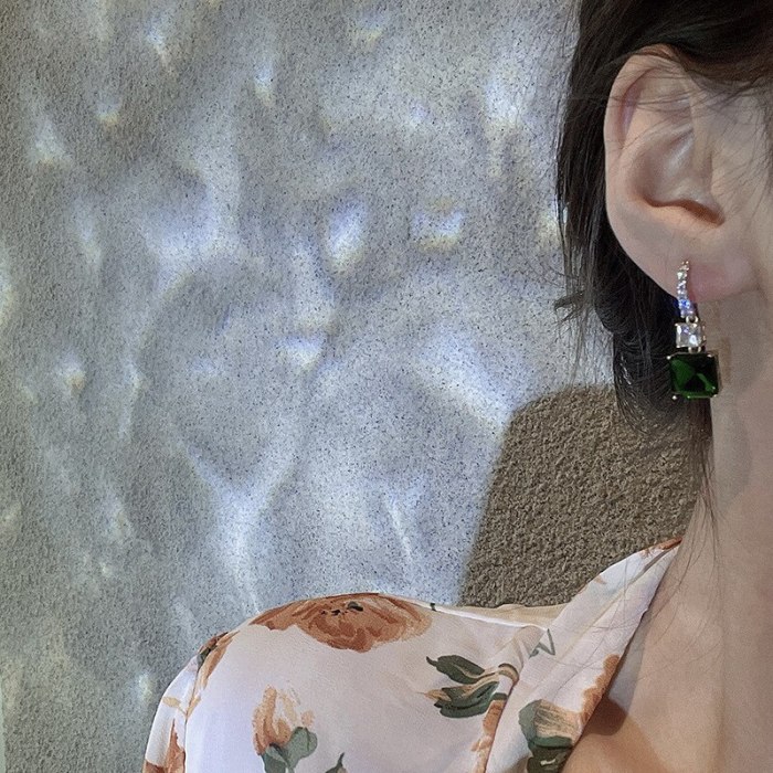 Wholesale New Emerald Zircon Earrings for Women Sterling Silver Pin Ear Studs Earrings Jewelry Gift