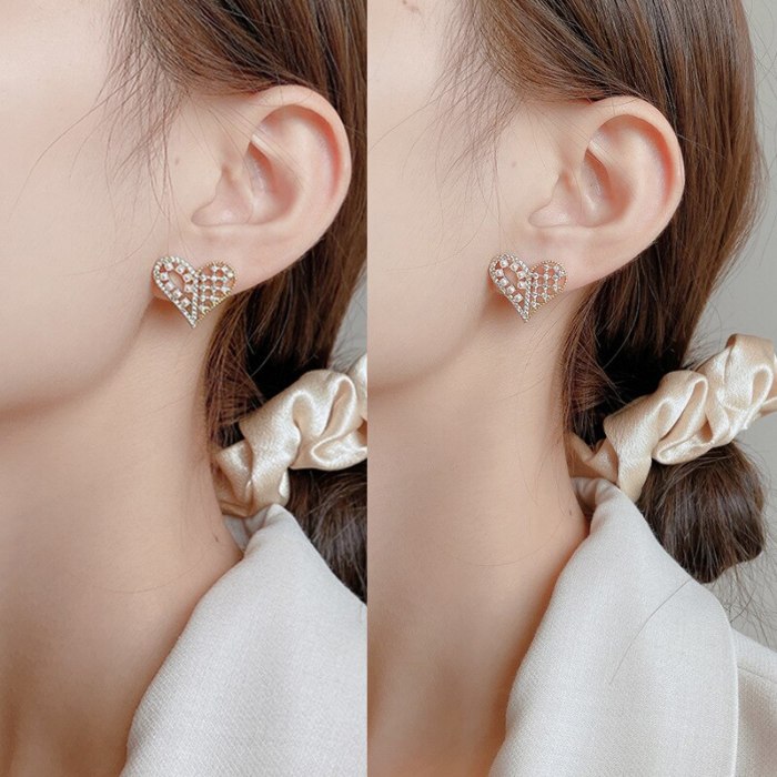 Wholesale Sterling Silver Pin Post Love Heart Earrings Pearl Stud Earrings for Women Jewelry Gift