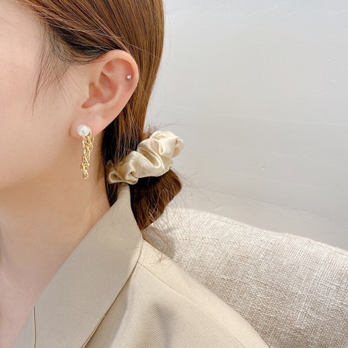 Wholesale Sterling Silver Pin New Metal Chain Long Earrings Women's Pearl  Earrings Dropshipping Jewelry