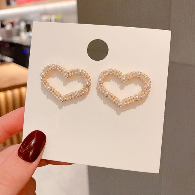 Wholesale  Classic Trendy Baroque Heart Pearl Earrings Stud Earrings for Women Dropshipping Jewelry