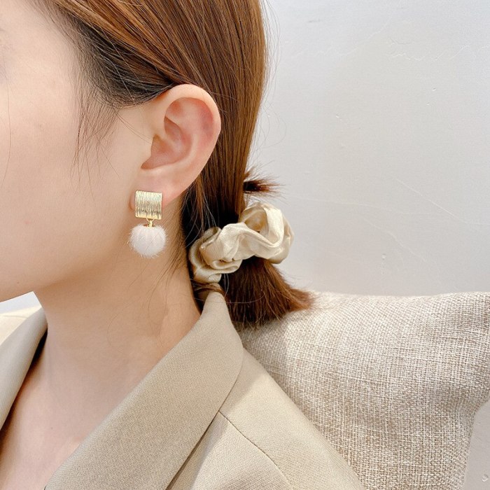 Wholesale 925 Silvers Pin Fur Ball Earrings Korean Stud Earrings Women Earrings Dropshipping Gift