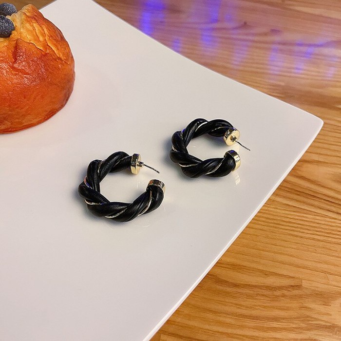 Wholesale Sterling Silver Post Semi-Circle Earrings Weaving Black White Studs Earrings Dropshipping Jewelry Women Fashion Gift