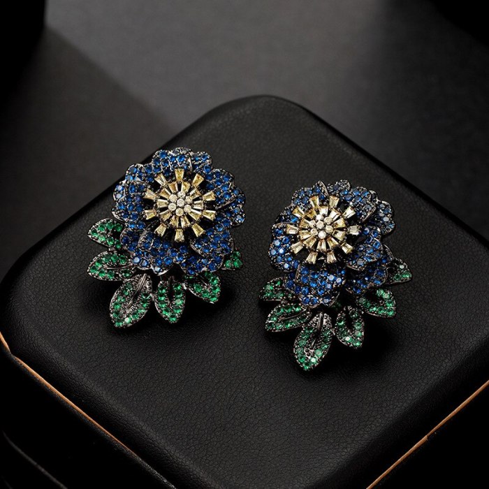 Wholesale Zircon Flower Cluster Earrings Sterling Silver Post Earrings For Women Jewelry Women Gift
