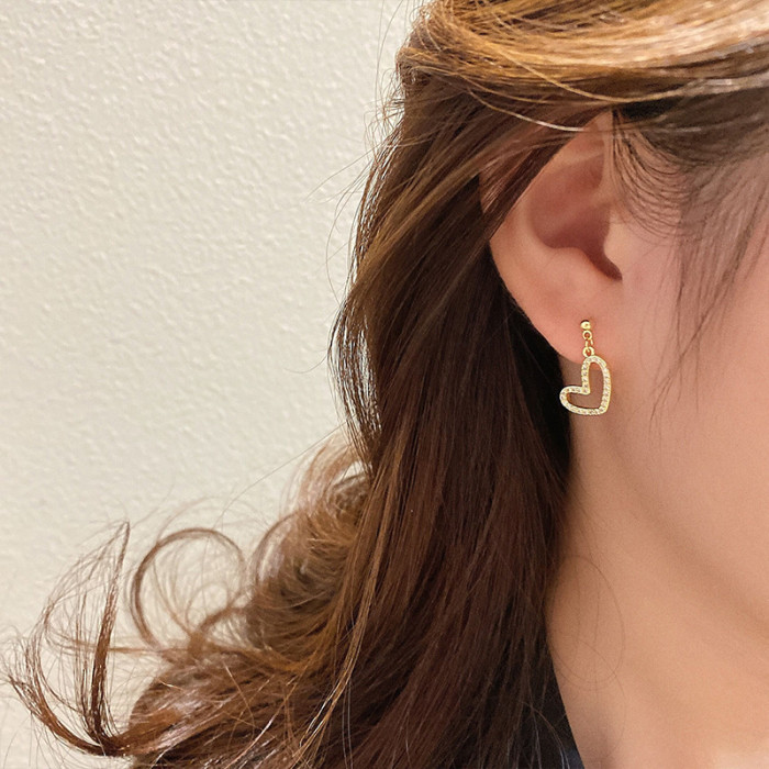 Wholesale Love Sterling Silver Needle Earrings Stud Earrings For Women Jewelry Gift