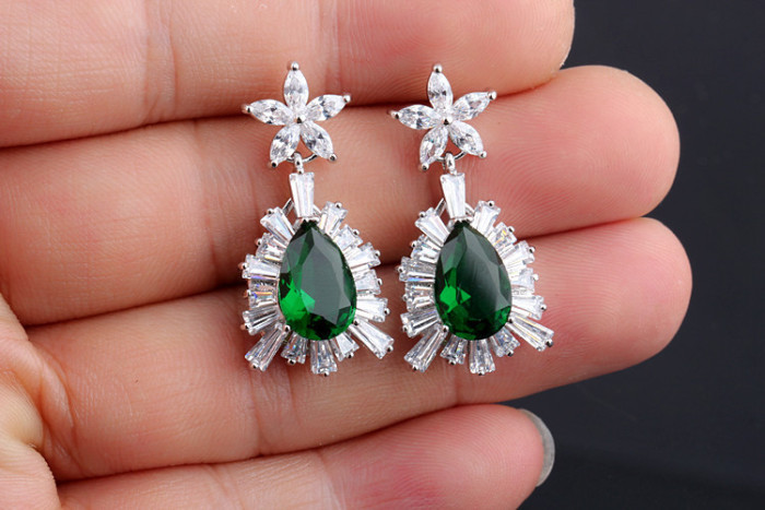 Wholesale Fashion Water Drop Zircon Crystal Eardrops Dangel Earrings Women Gift