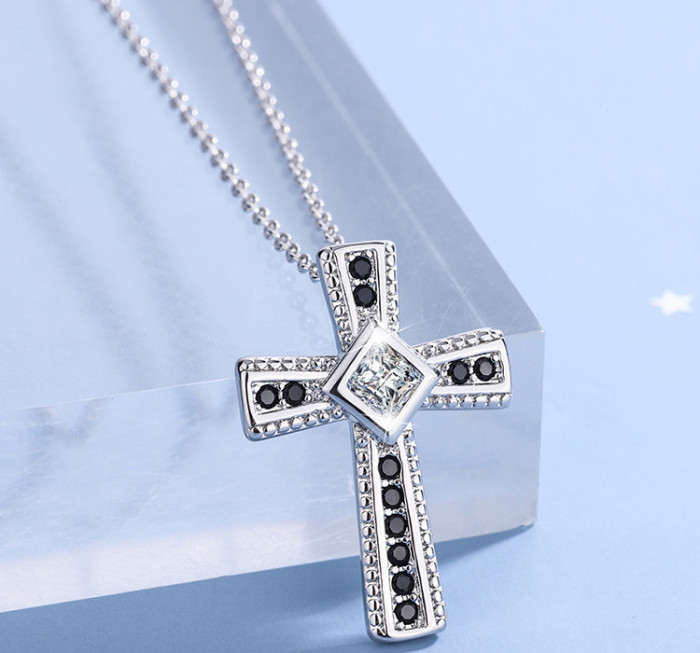 Cross Black Diamond Pendant Necklace Clavicle Chain   555