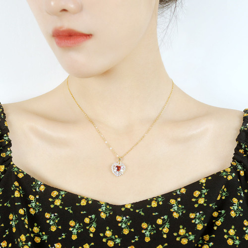 Jewelry Zircon Heart-Shaped Copper Pendant Clavicle Chain Necklace for Women