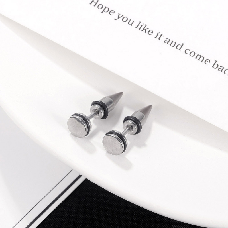 Wholesale Ornament Pointed Cone Round Titanium Steel Men Stud Earrings Fashion Jewelry Gift