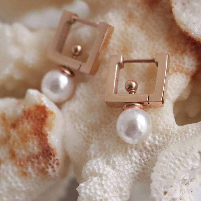 Gold Retro Square Pearl Drop Earrings Minimalist Temperament Hoop Earrings Ear Buckle Party Wedding Dangle Jewelry for Women