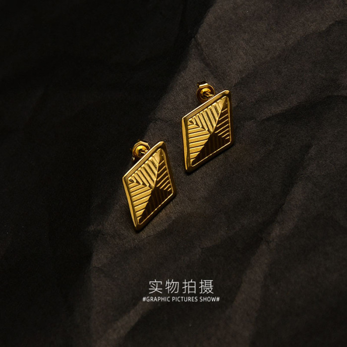 Vintage Diamond Triangle Textured Earrings Gold Plated Stainless Steel Streak Ear Studs Women Jewelry Party Rhombus Accessories