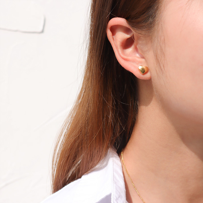Not Fade Stainless Steel Earrings for women Small Heart Stud Earrings Wholesale Tiny Korean Clip on Earring Jewelry