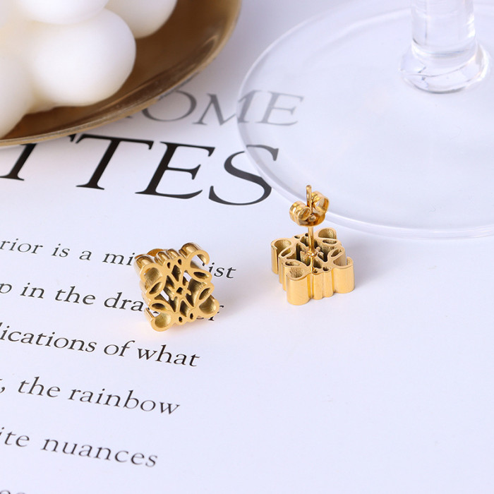 Classic Hot Trend National Pattern Decoration Heart Hollow Earrings Fashion Retro Jewelry