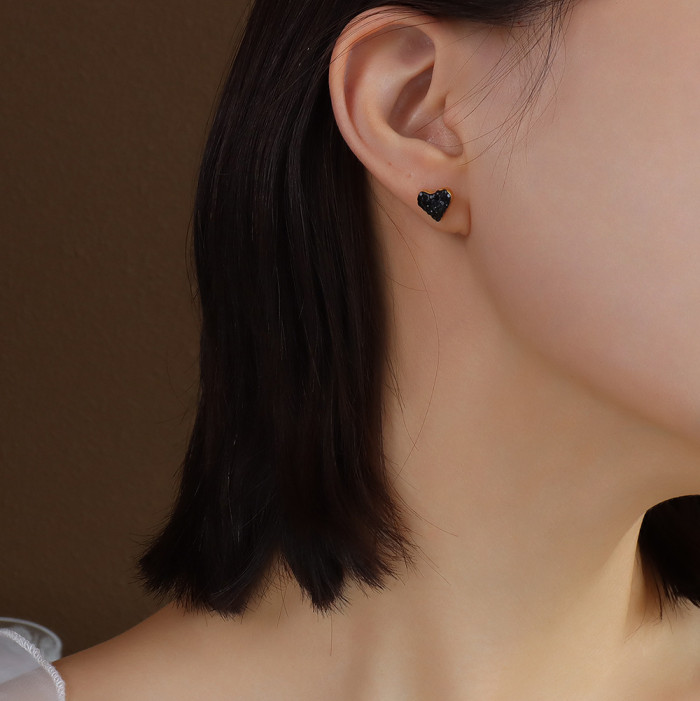 Korean Mini Love Heart Black Zircon Small Stud Earrings for Women Teen Wedding Unique Sweet Jewelry