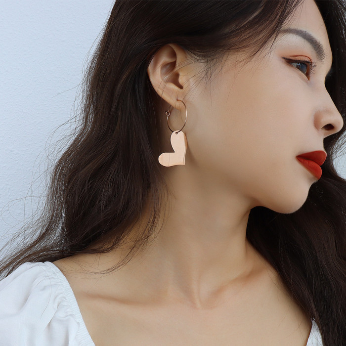 Korean Peach Heart Hoop Earrings for Women Big Gold Color Round Circle Pendant Earrings Minimalist Wedding Jewelry