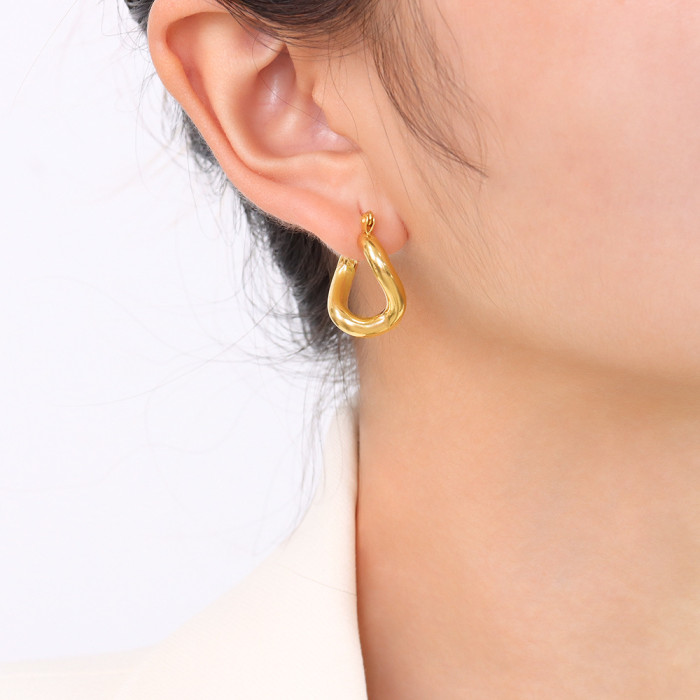 Simple Cute Sweet Heart Buckle Hoop Earrings for Women Fashion Heart shaped Circle Piercing Earrings Jewelry