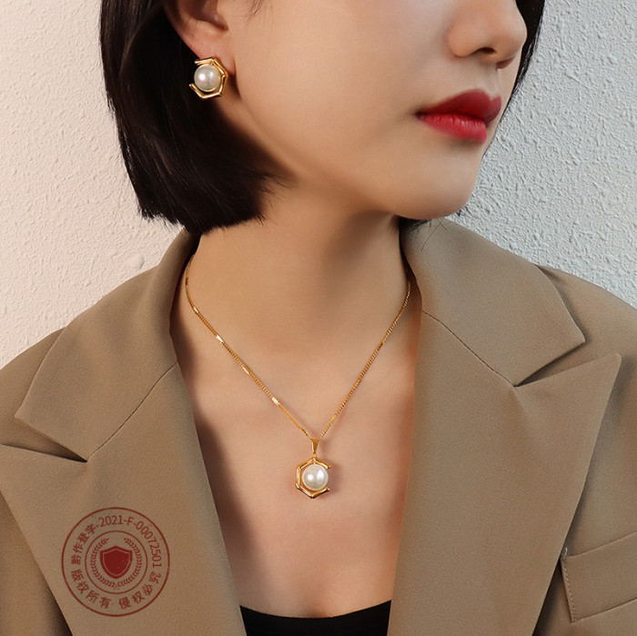 Fashion Hollow Line Open Hexagon Pearl Inlaid Earring Cut Out Hexagon Earring Simple Elegant Geometric Earrings