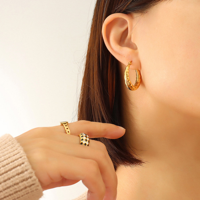 New French Retro Metal Gold Color Twist Thread Hoop Earrings Ear Buckle for Female Fashion Simple Jewelry Gifts