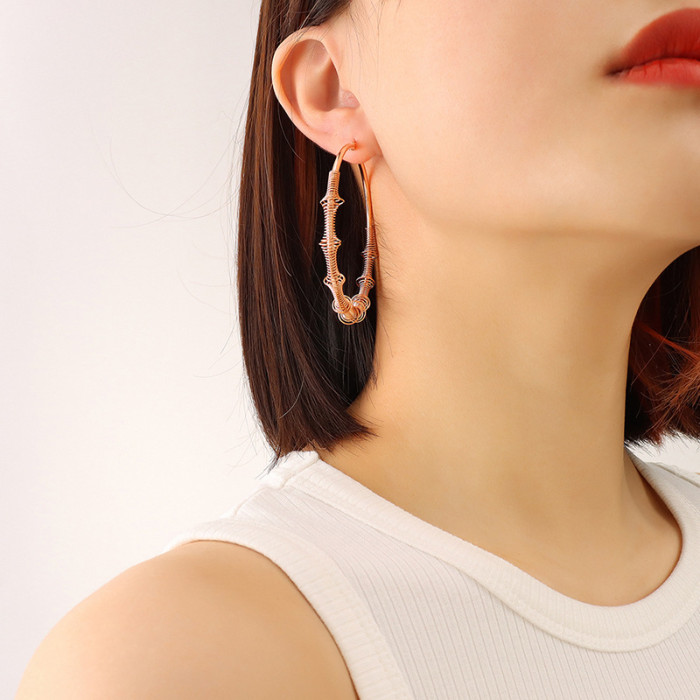 New French Retro Metal Gold Color Spring Thread Hoop Earrings Ear Buckle for Female Fashion Simple Jewelry Gifts