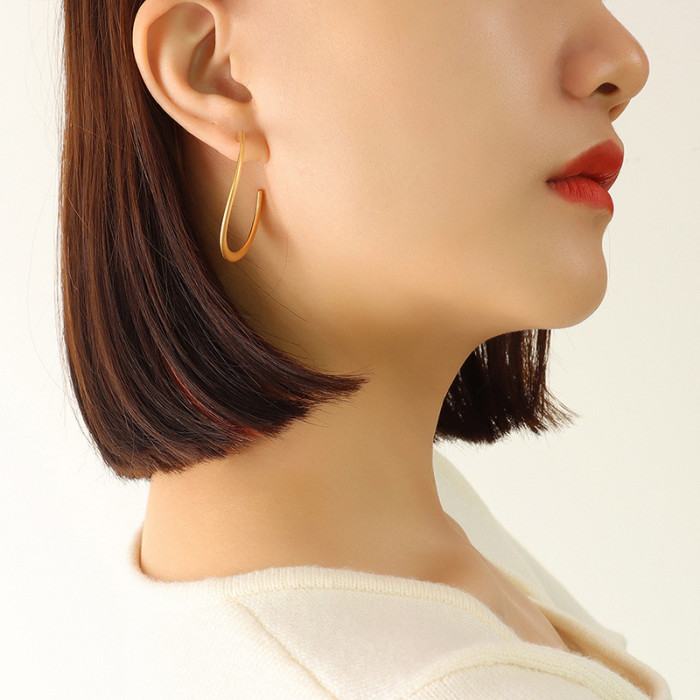 Silver Color Irregularly Twisted C shaped Earrings Female Fashion Retro French Light Luxury Temperament Elegant