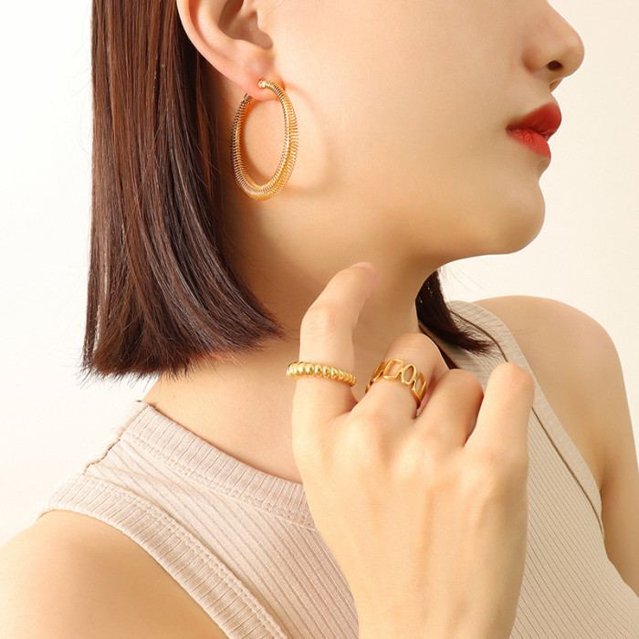 Simple Gold Circle Spring Hoop Earrings for Women Vintage Korean Twisted Statement Huggies Small Hoop Earring Fashion Jewelry
