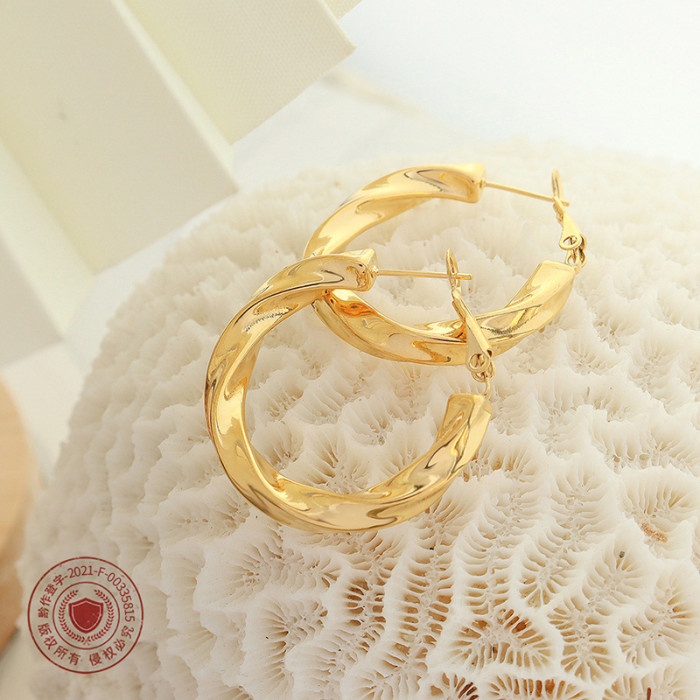 Fashion Twisted Earrings Hoops Earring Women Temperament Retro Gold Color Jewelry