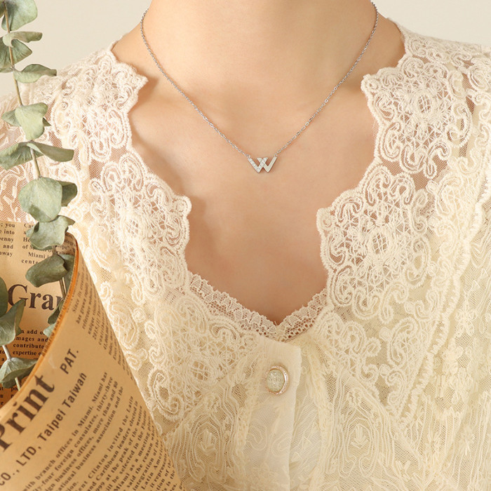 New Trendy W Letter Necklace Fashion Women Jewelry Double V Pendant AAA Zircon Diamond Necklace