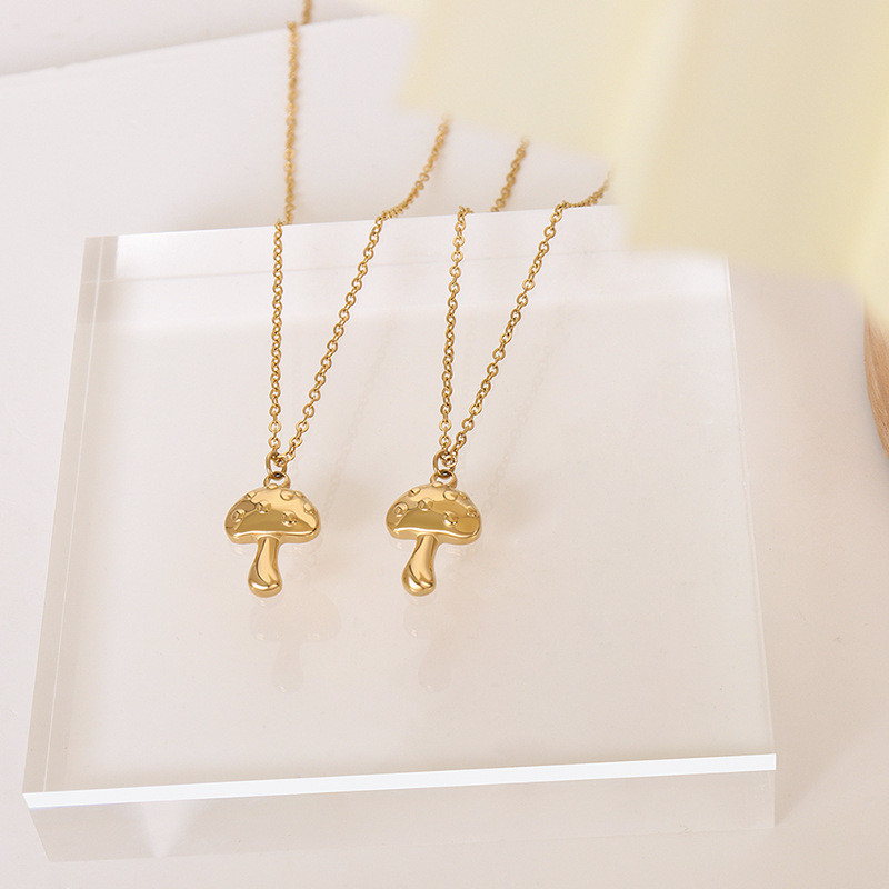 Newest Gold Vermeil Gentlewoman Necklaces Pendants Little Mushroom Vintage Necklace Prom Accessories