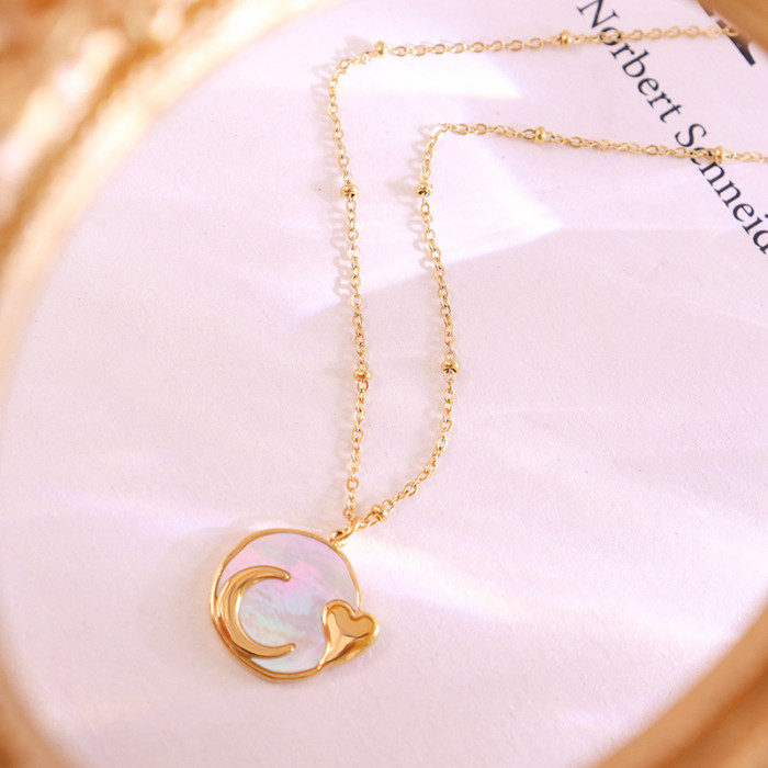Fashion Trend French Peach Heart White Sea Shell Moon Pendant Titanium Steel Gold Plated Necklace Ladies Jewelry Gift
