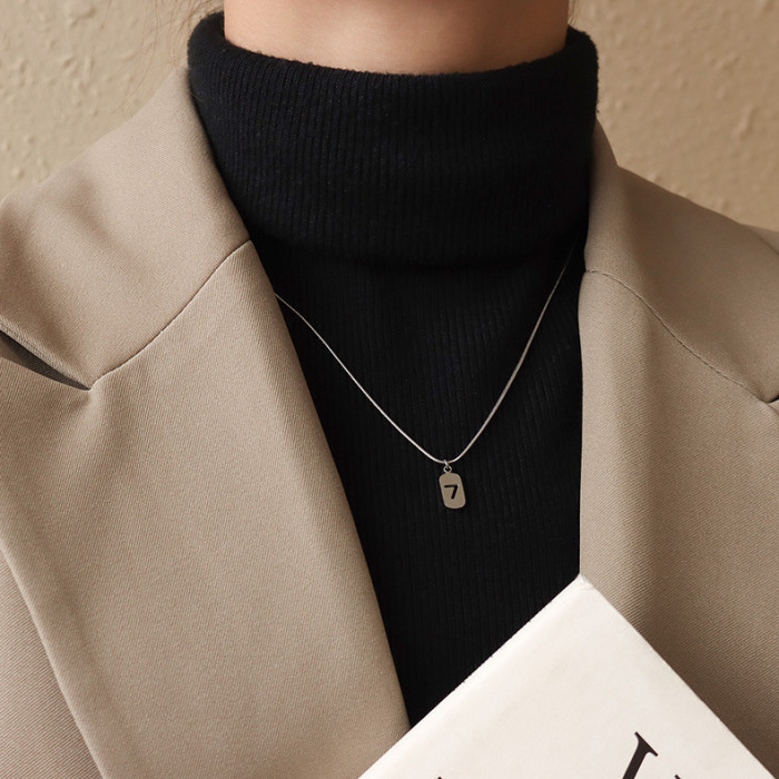 Lucky Number 7 Tag Pendant Necklace Simple Gold Fashion Hollow Choker Jewelry Ins Style Clavicle Chains Gift for Lover
