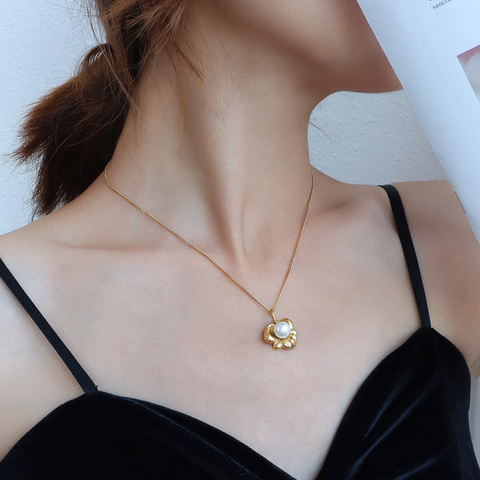 Cute Romantic Pearl Inlaid Flower Petal Pendent Necklace Korean Jewelry for Women Girls Gift