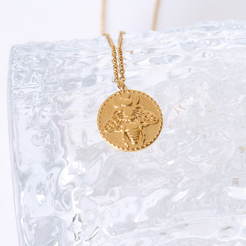 New Trendy Vintage Stainless Steel with 18k Gold Plating None Fade Insect Bee Coin Necklaces for Women